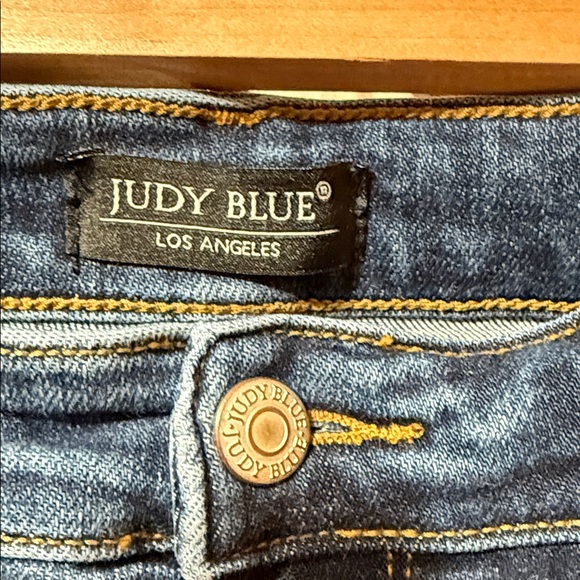Judy Blue Deep Indigo Cropped Jeans - Picture 2 of 9